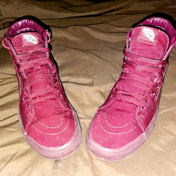 Shoes - Picture 2 of 7